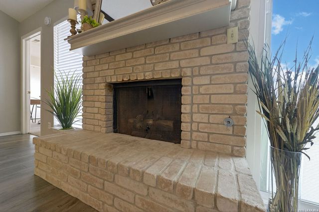 122 Bolerio Dr, Universal City, TX 78148