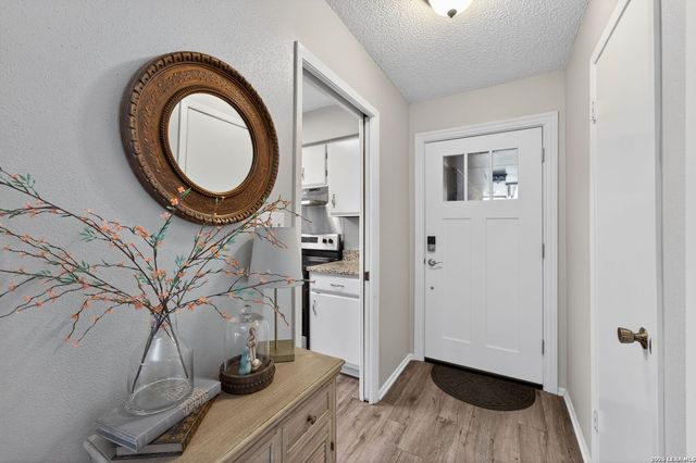 122 Bolerio Dr, Universal City, TX 78148