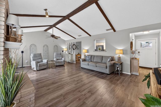 122 Bolerio Dr, Universal City, TX 78148