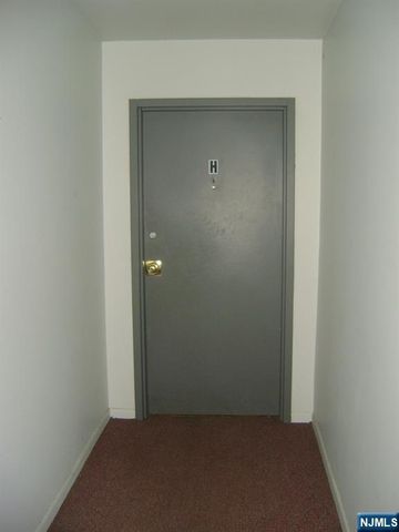 690 River Road H, New Milford, NJ 07646