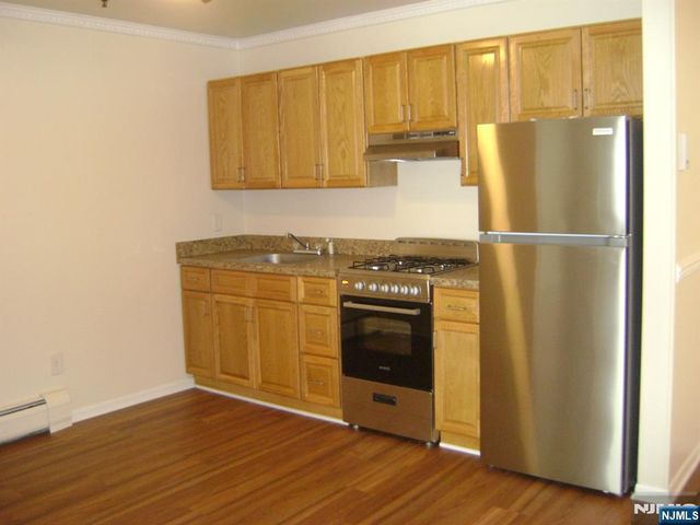 690 River Road H, New Milford, NJ 07646