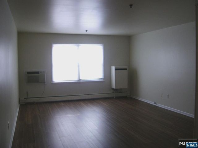 690 River Road H, New Milford, NJ 07646