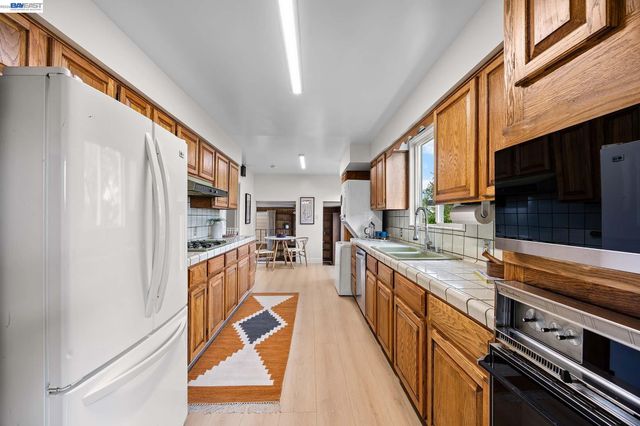 14590 Bancroft Ave, San Leandro, CA 94578