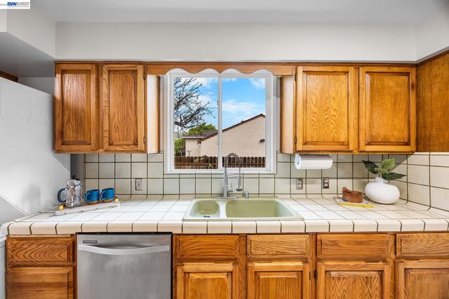 14590 Bancroft Ave, San Leandro, CA 94578