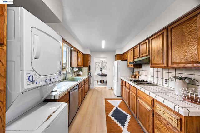 14590 Bancroft Ave, San Leandro, CA 94578