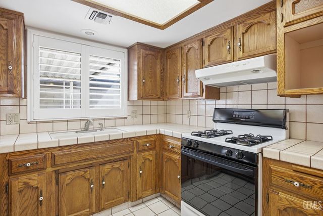 4504 Milo Avenue, Bakersfield, CA 93313