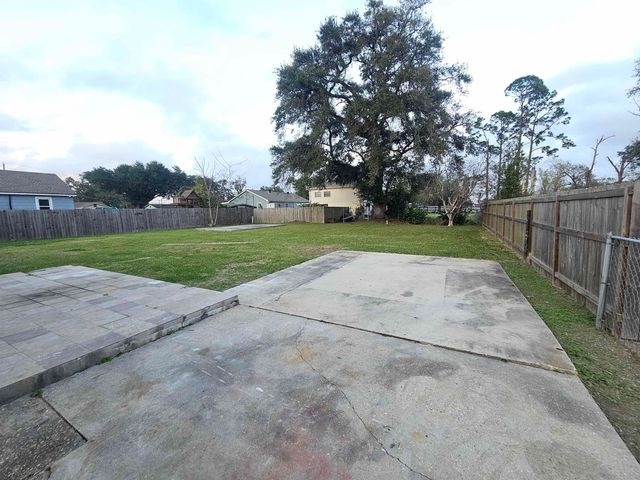 1743 Acadian Dr, Houma, LA 70363