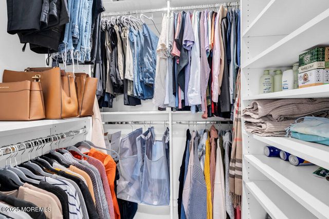 37 Glenbrook Road, Freehold, NJ 07728