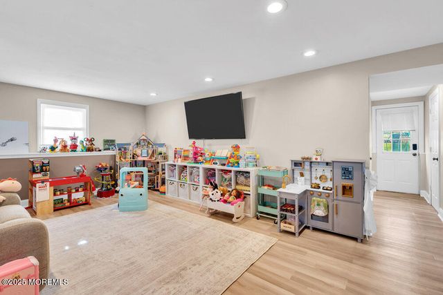 37 Glenbrook Road, Freehold, NJ 07728