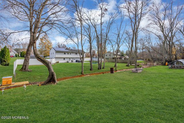 37 Glenbrook Road, Freehold, NJ 07728