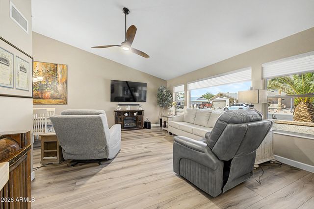 13907 W PINETREE Drive, Sun City West, AZ 85375