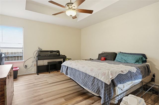 702 Saint Bernadine Dr, Corpus Christi, TX 78418