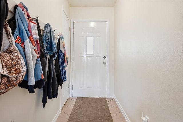 702 Saint Bernadine Dr, Corpus Christi, TX 78418