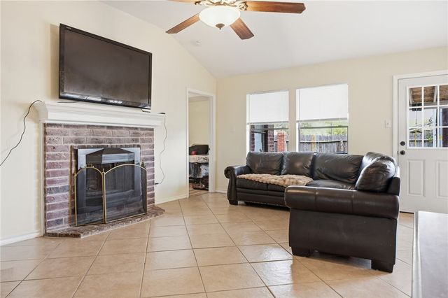 702 Saint Bernadine Dr, Corpus Christi, TX 78418