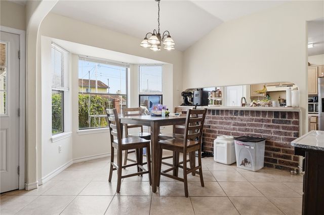 702 Saint Bernadine Dr, Corpus Christi, TX 78418