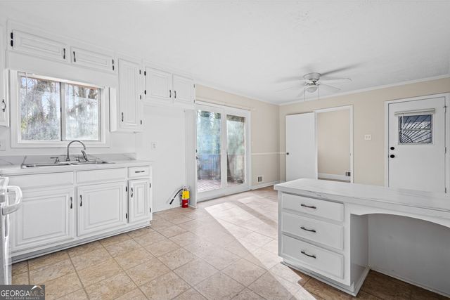 3075 Thrasher Circle, Decatur, GA 30032