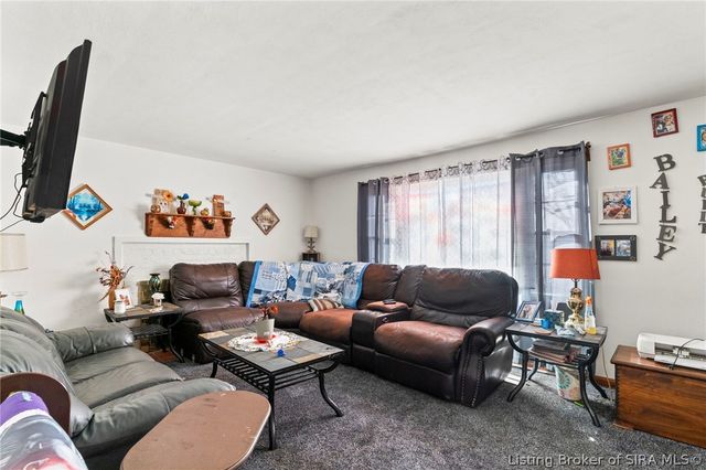 7132 W SR 256, Madison, IN 47250