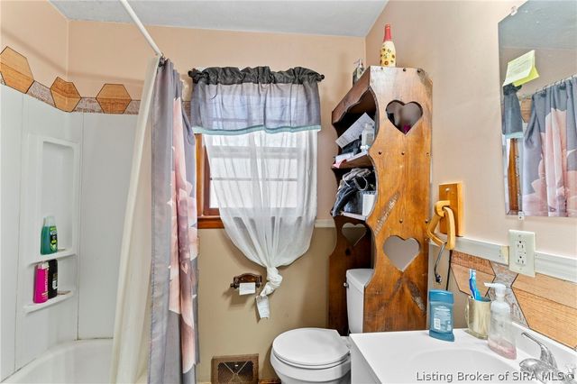 7132 W SR 256, Madison, IN 47250