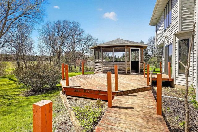 4365 Schneider Drive, Oregon, WI 53575