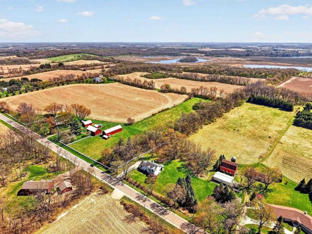 4365 Schneider Drive, Oregon, WI 53575