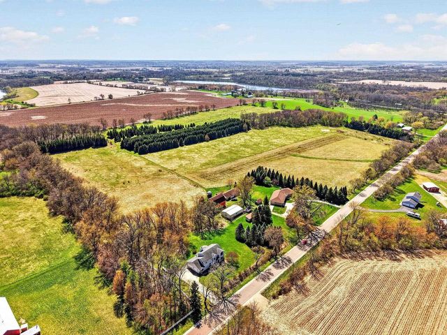 4365 Schneider Drive, Oregon, WI 53575