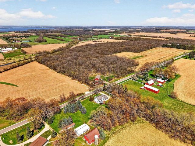 4365 Schneider Drive, Oregon, WI 53575