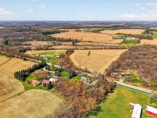 4365 Schneider Drive, Oregon, WI 53575