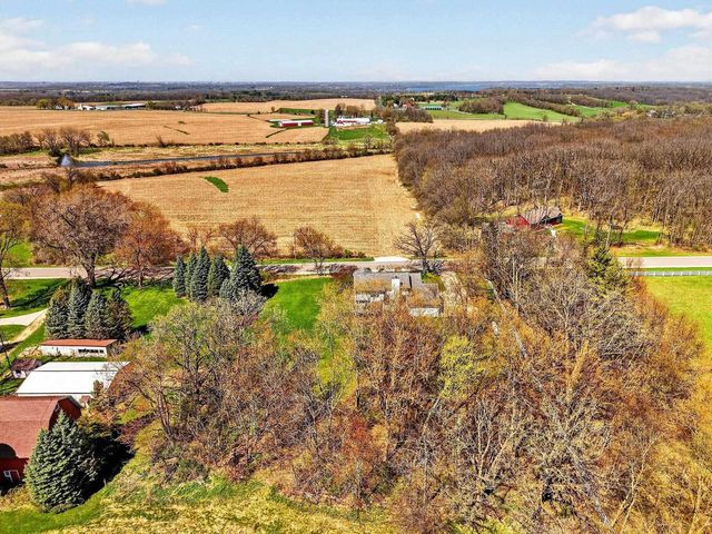 4365 Schneider Drive, Oregon, WI 53575