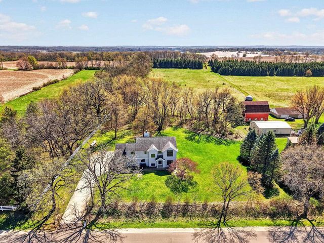4365 Schneider Drive, Oregon, WI 53575