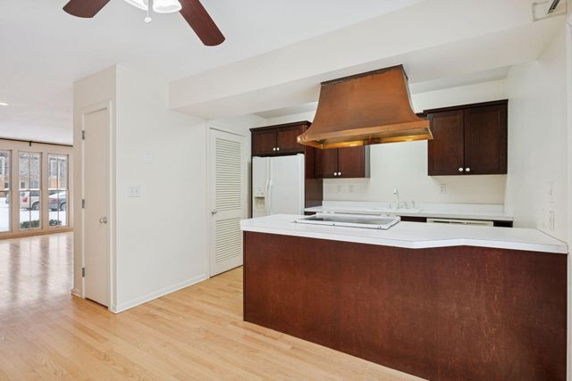 6381 Barrie Road 0120, Edina, MN 55435