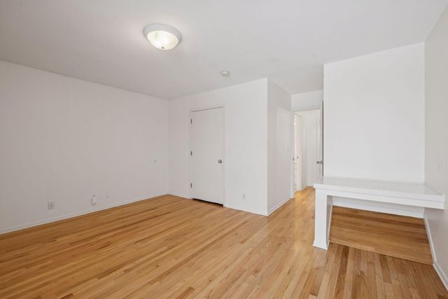 6381 Barrie Road 0120, Edina, MN 55435