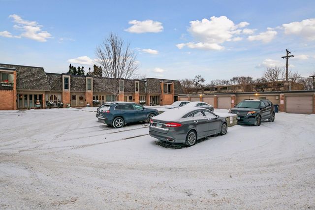 6381 Barrie Road 0120, Edina, MN 55435