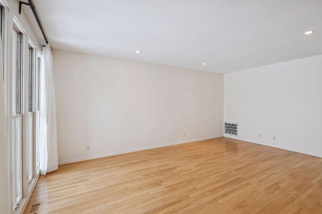 6381 Barrie Road 0120, Edina, MN 55435