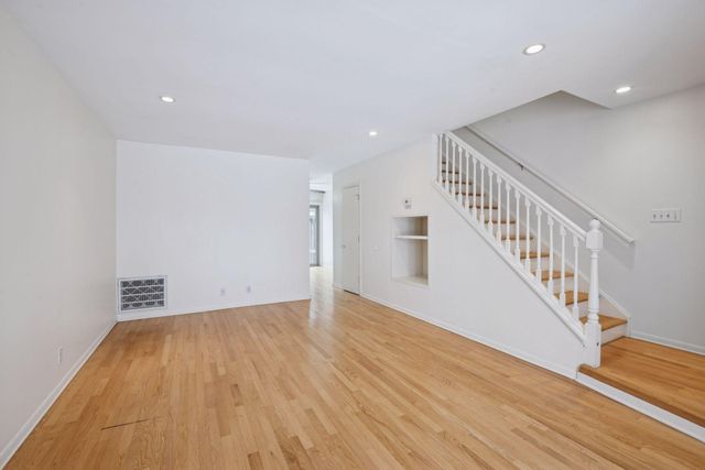 6381 Barrie Road 0120, Edina, MN 55435