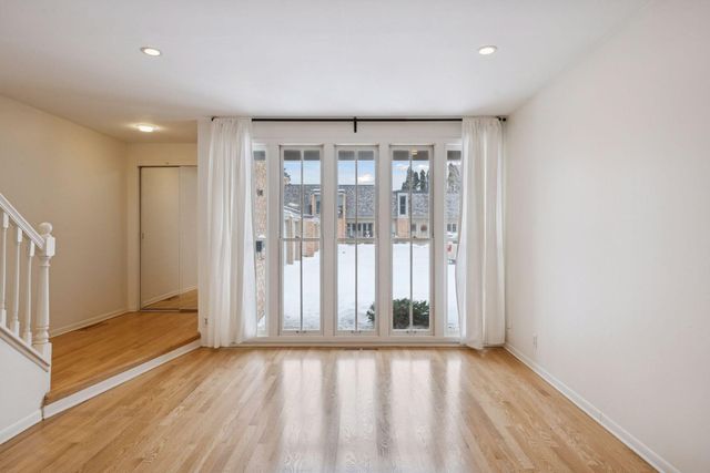 6381 Barrie Road 0120, Edina, MN 55435