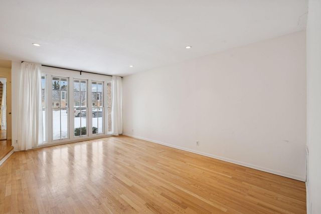 6381 Barrie Road 0120, Edina, MN 55435