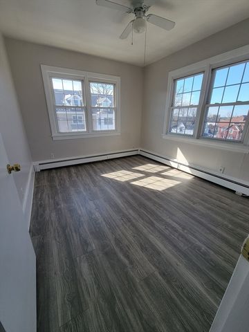 388 E Merrimack St 7, Lowell, MA 01852