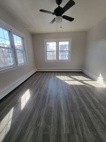 388 E Merrimack St 7, Lowell, MA 01852