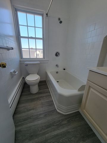 388 E Merrimack St 7, Lowell, MA 01852