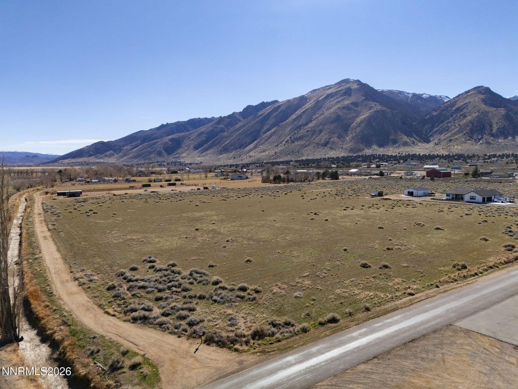 Image 4 of property listing at 613 Day Lane, Smith Valley, NV 89444