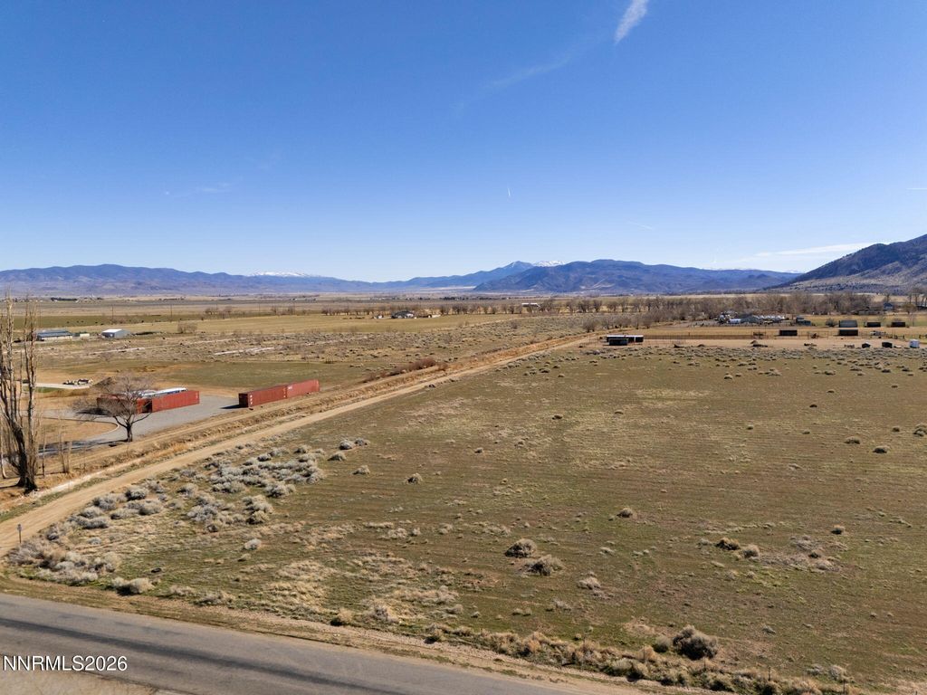 Image 5 of property listing at 613 Day Lane, Smith Valley, NV 89444