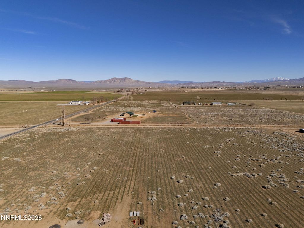 Image 6 of property listing at 613 Day Lane, Smith Valley, NV 89444