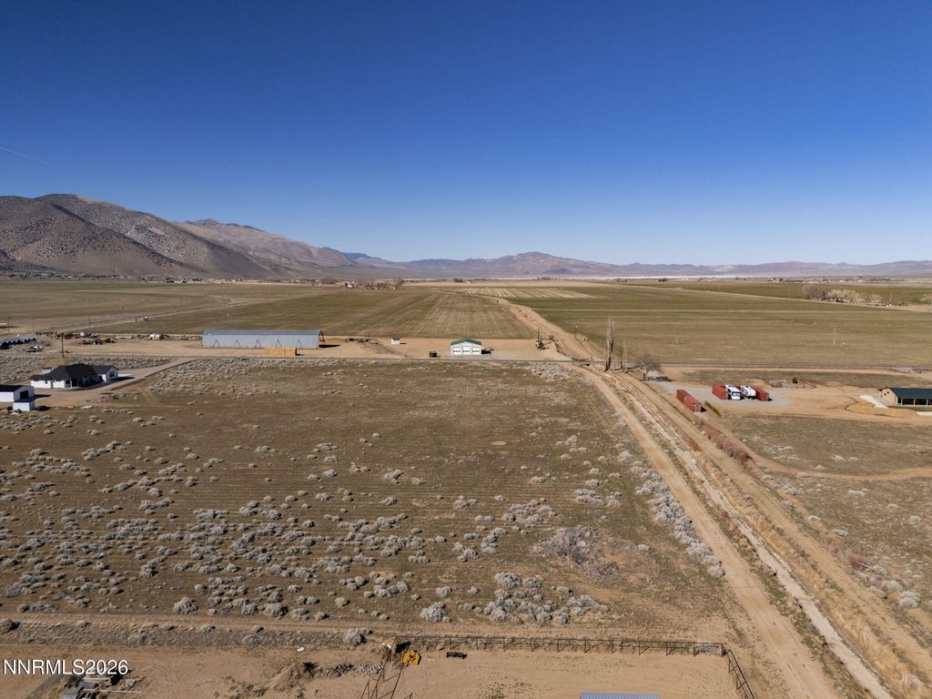 Image 8 of property listing at 613 Day Lane, Smith Valley, NV 89444