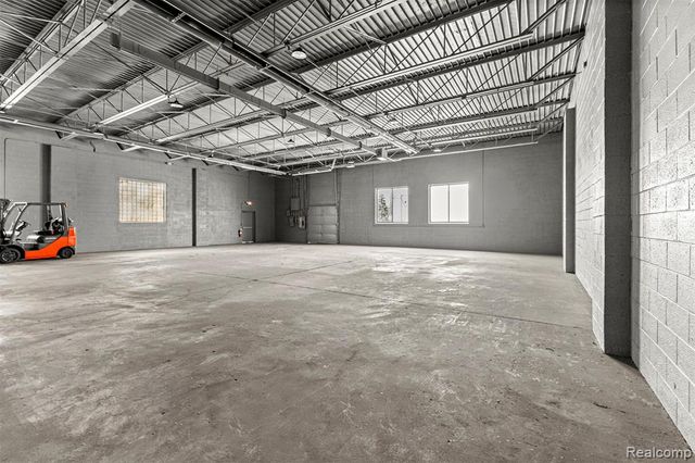 23201 Roseberry Avenue, Warren, MI 48089