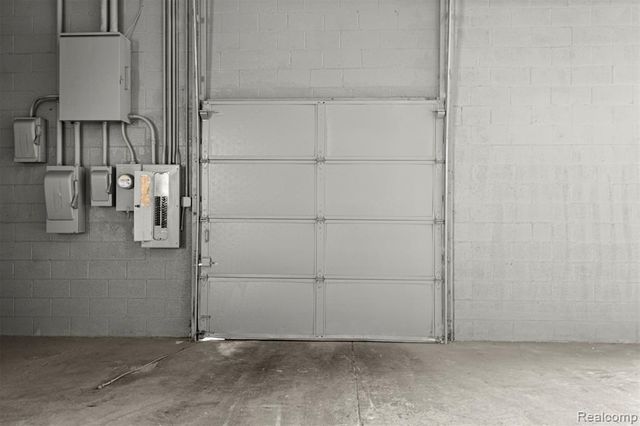 23201 Roseberry Avenue, Warren, MI 48089