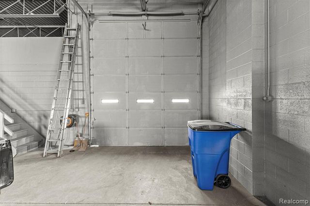 23201 Roseberry Avenue, Warren, MI 48089