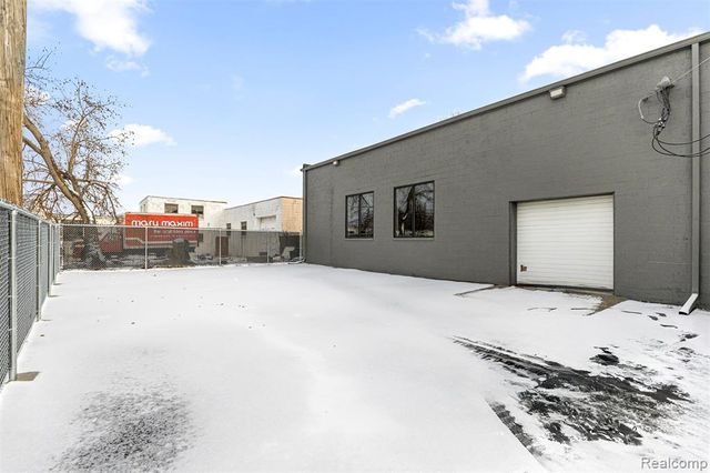 23201 Roseberry Avenue, Warren, MI 48089