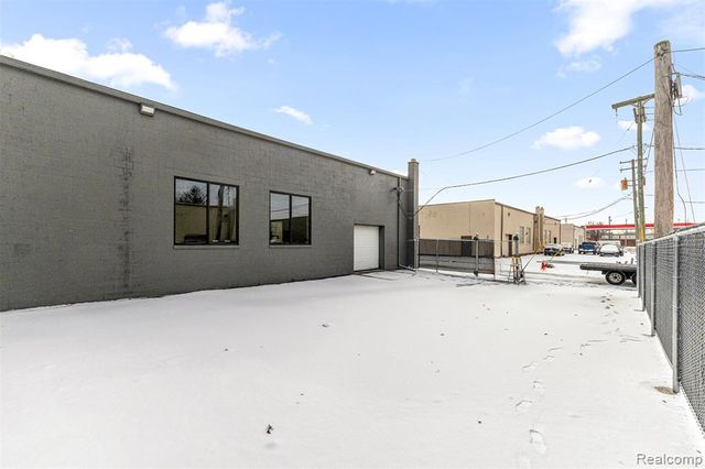 23201 Roseberry Avenue, Warren, MI 48089