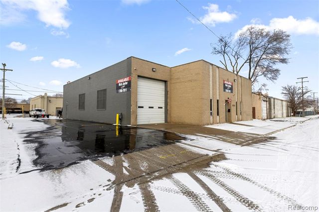 23201 Roseberry Avenue, Warren, MI 48089