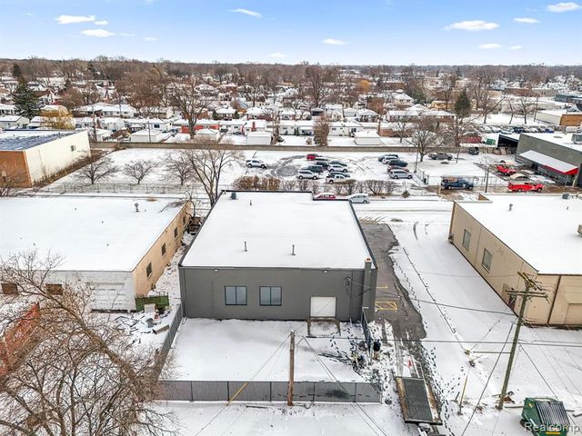 23201 Roseberry Avenue, Warren, MI 48089